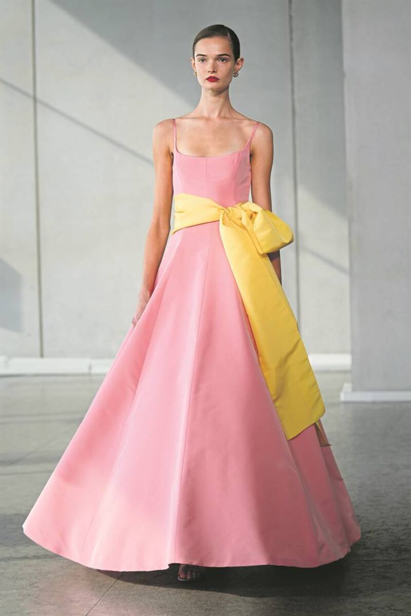 Pienk was ook deel van die kleurpalet van Carolina Herrera­ se ontwerpe by die modeweek in die Groot Appel.Foto: AP